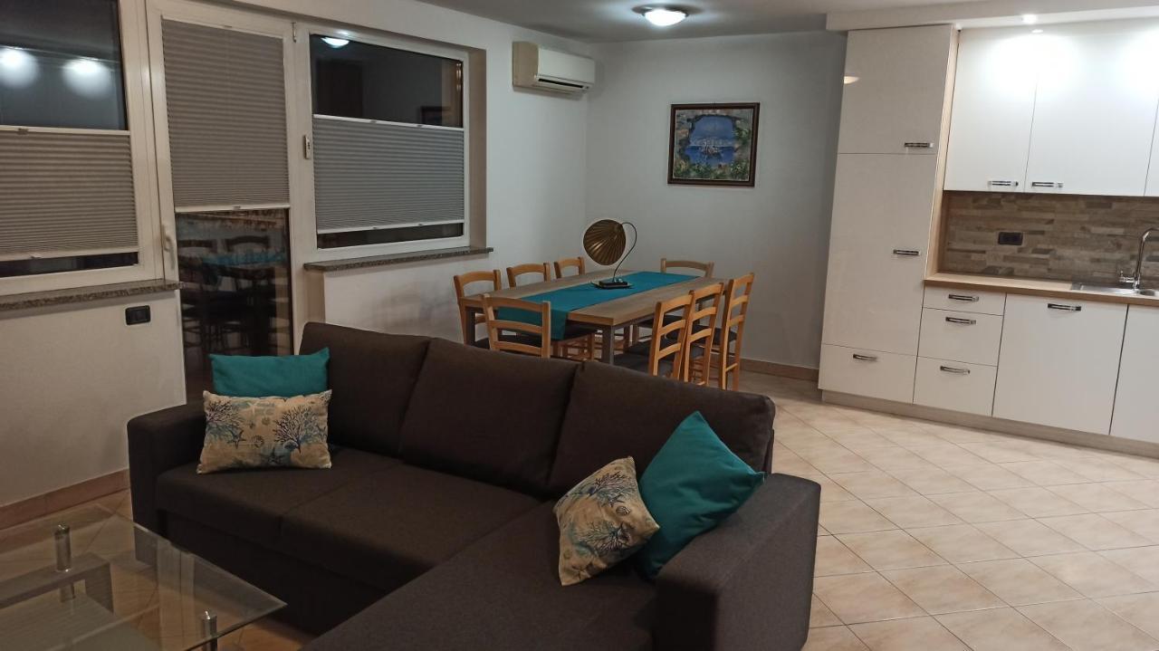 Apartma Apollonio Črni Kal Eksteriør bilde