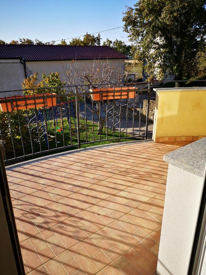 Apartma Apollonio Črni Kal Eksteriør bilde