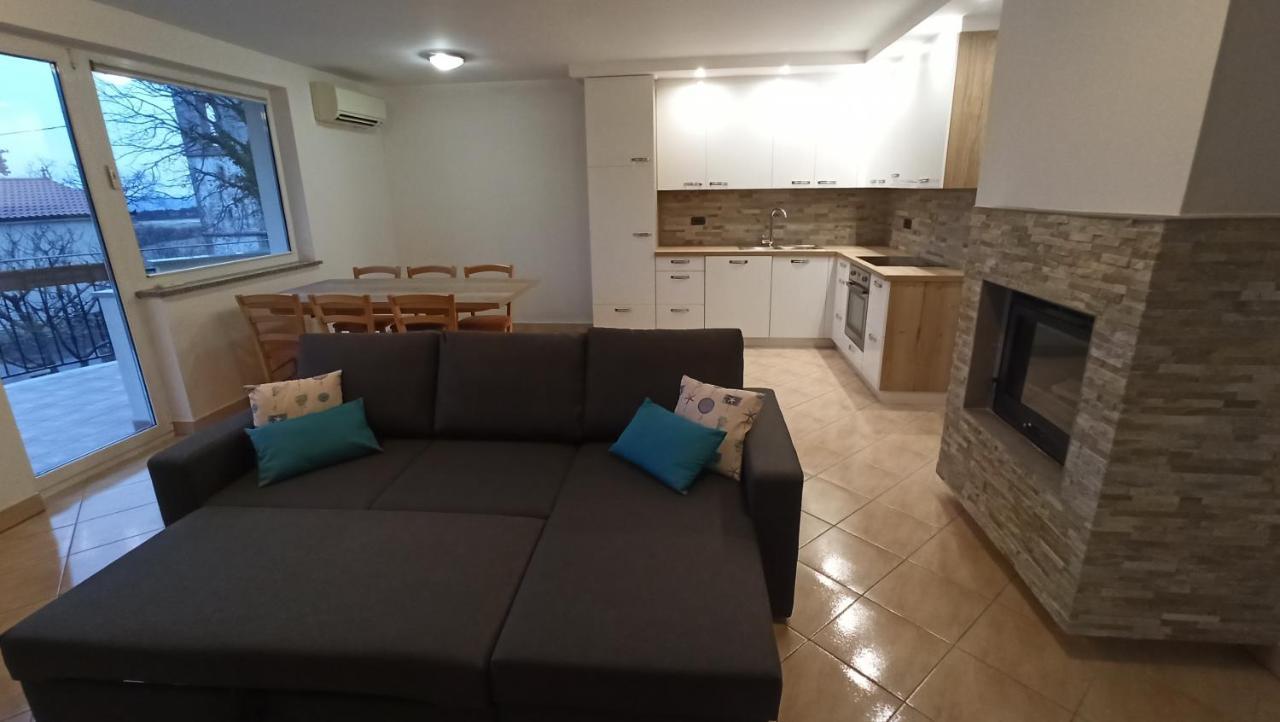 Apartma Apollonio Črni Kal Eksteriør bilde