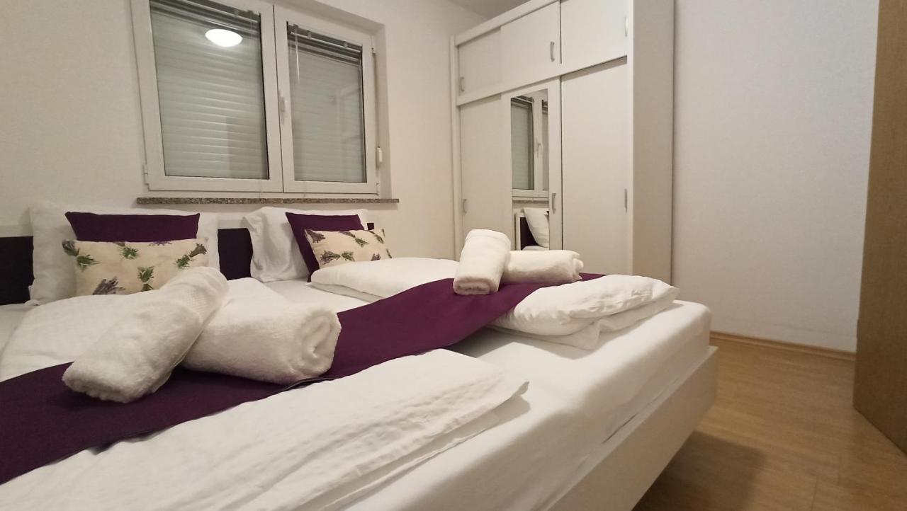 Apartma Apollonio Črni Kal Eksteriør bilde